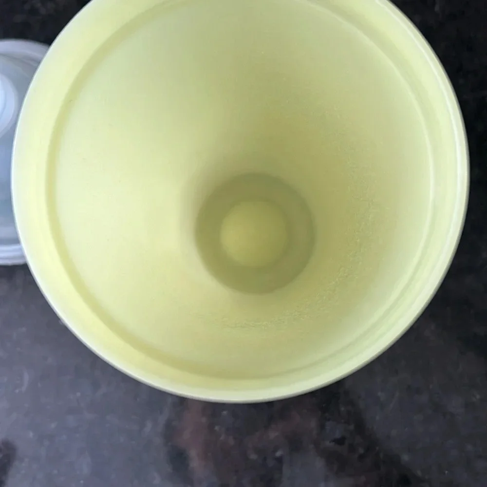 Vintage Tupperware Pale Yellow Quick Shake Mixer Model 844-11 shaker wheel